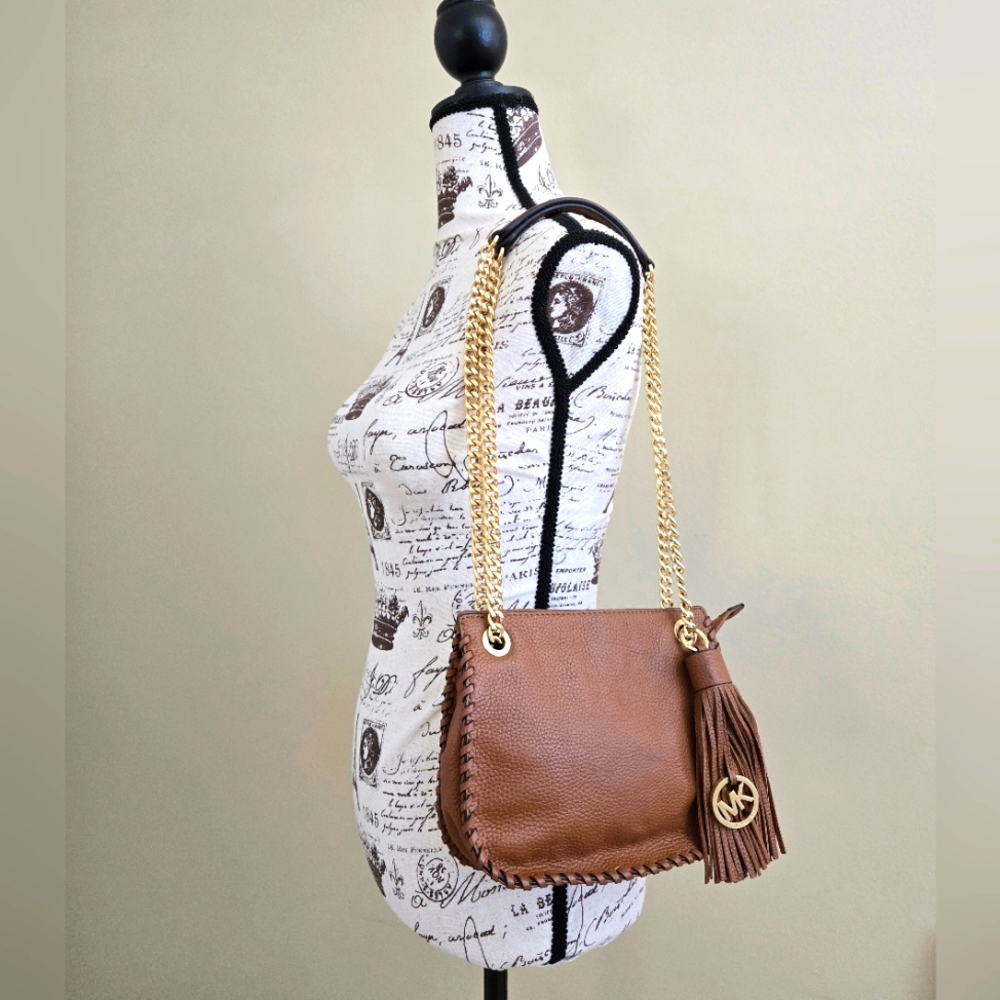 ✨️NWT Michael Kors Whipped Chelsea leather bag
